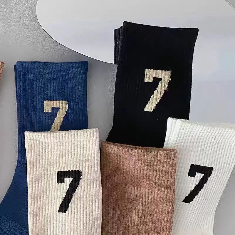 4 adet yeni 1977 çorap spor ka - Fear Of God Essential incelemesi ve fiyatı
